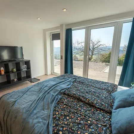 Apartment Modernes Mit Odenwald-panoramablick