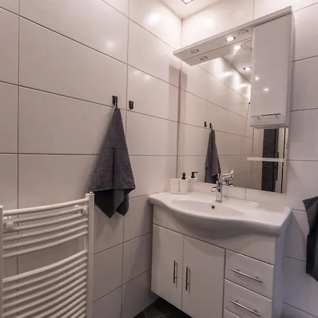 Apartment Modernes Mit Odenwald-panoramablick *